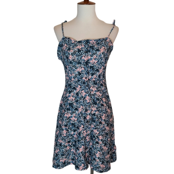 Topshop Dresses & Skirts - TopShop Floral Sleeveless Mini Summer Dress